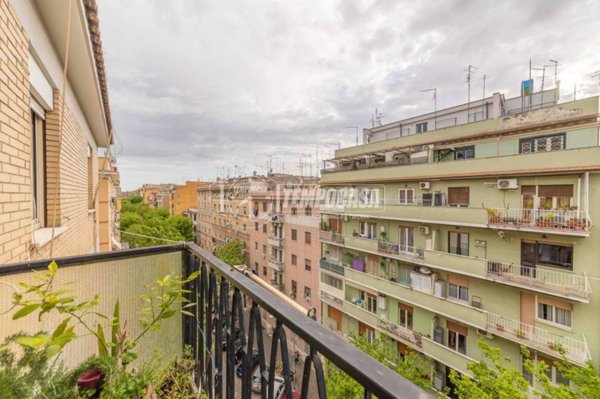 appartamento in vendita a Roma in zona Prenestino-Labicano