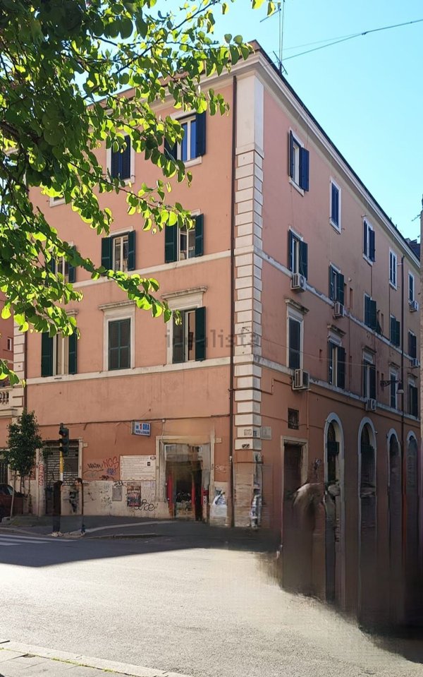 locale commerciale in vendita a Roma in zona Tiburtino