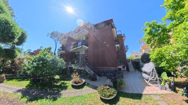 appartamento in vendita a Roma in zona Torre Gaia