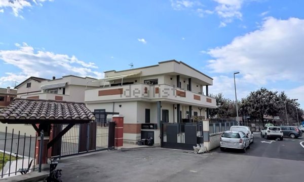 appartamento in vendita a Roma in zona Finocchio