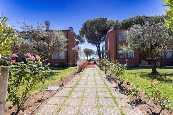 appartamento in vendita a Roma in zona Ponte di Nona