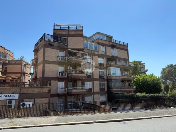 appartamento in vendita a Roma in zona Corviale