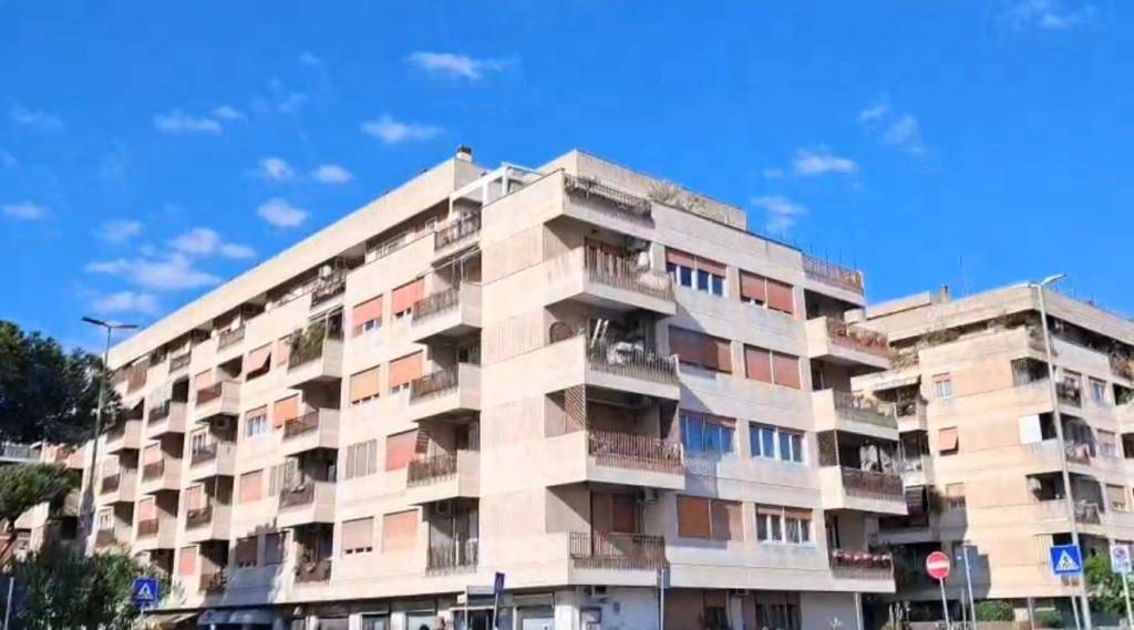 appartamento in vendita a Roma in zona Ostia