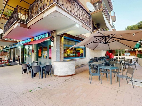 negozio in vendita a Roma in zona Appio Claudio
