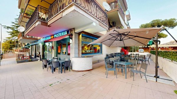 negozio in vendita a Roma in zona Appio Claudio