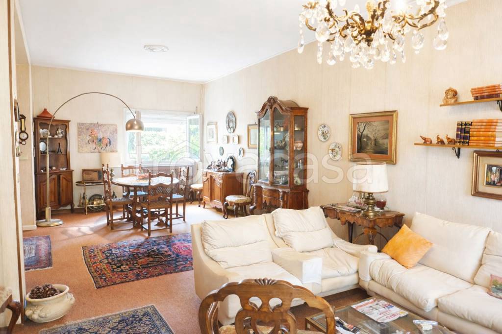 casa indipendente in vendita a Roma in zona Casal Palocco