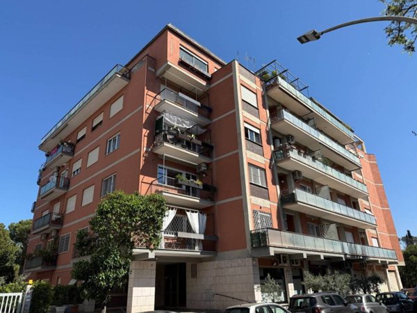 appartamento in vendita a Roma in zona Tor di Quinto