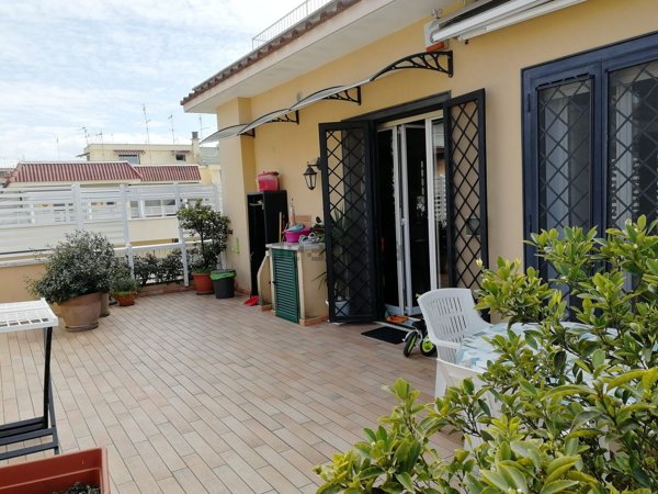 appartamento in vendita a Roma in zona Appio Claudio