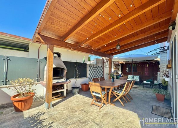 appartamento in vendita a Roma in zona Castelverde