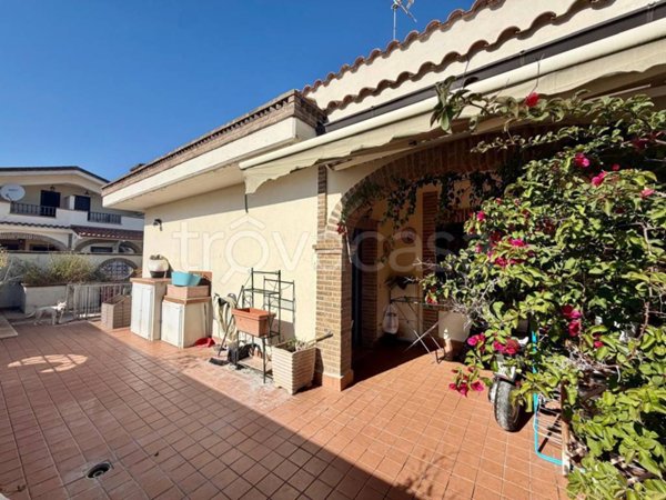 casa indipendente in vendita a Roma in zona Castelverde