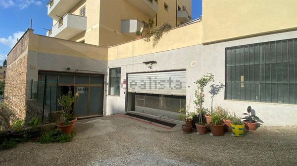locale commerciale in vendita a Roma in zona Aurelio