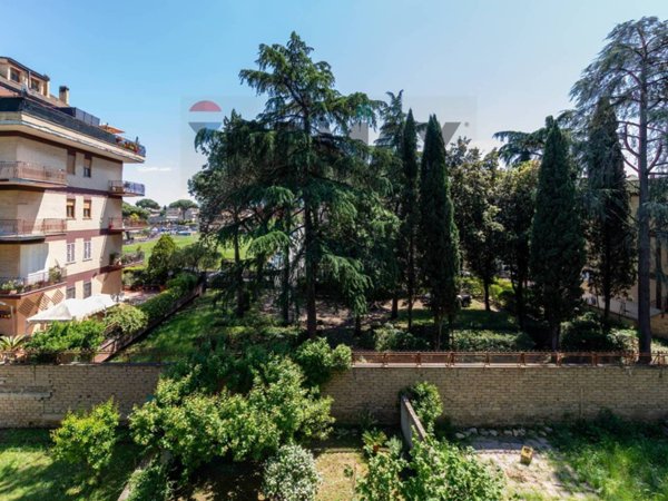 appartamento in vendita a Roma in zona Tor Bella Monaca