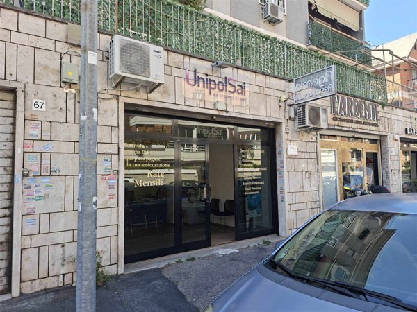 negozio in vendita a Roma in zona Prenestino-Centocelle
