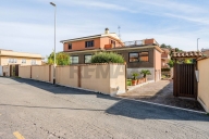 casa indipendente in vendita a Roma in zona Massimina/Casal Lumbroso