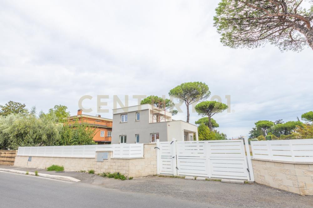 casa indipendente in vendita a Roma in zona Casal Morena