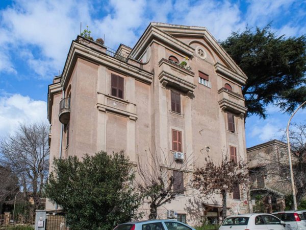 appartamento in vendita a Roma in zona Ostiense