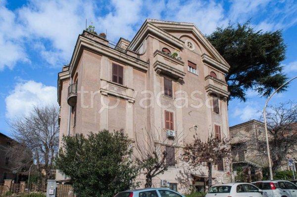 appartamento in vendita a Roma in zona Ostiense