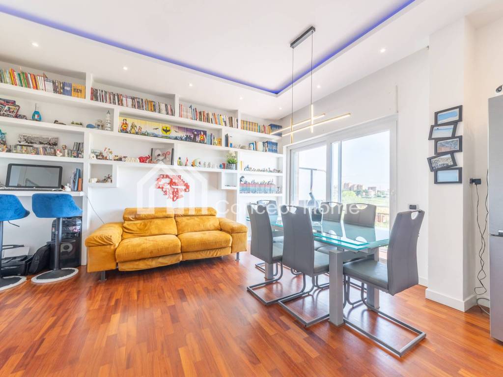 appartamento in vendita a Roma in zona Cinecittà