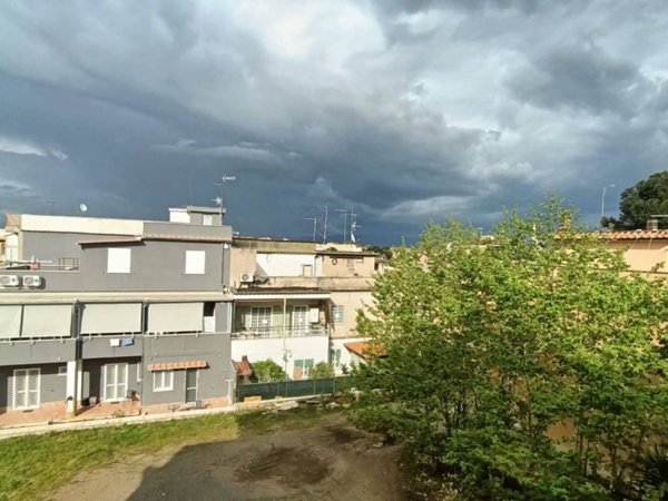 appartamento in vendita a Roma in zona Torre Angela