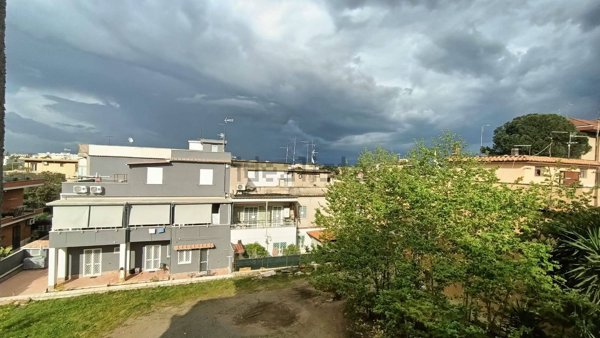appartamento in vendita a Roma in zona Torre Angela