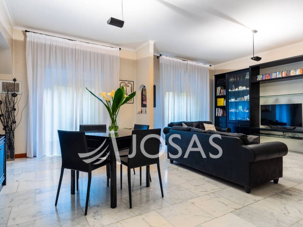 appartamento in vendita a Roma in zona Trastevere