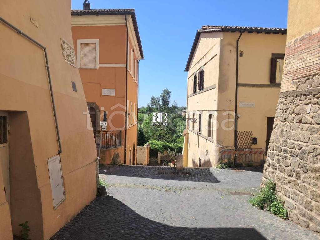 locale di sgombero in vendita a Roma in zona Cesano