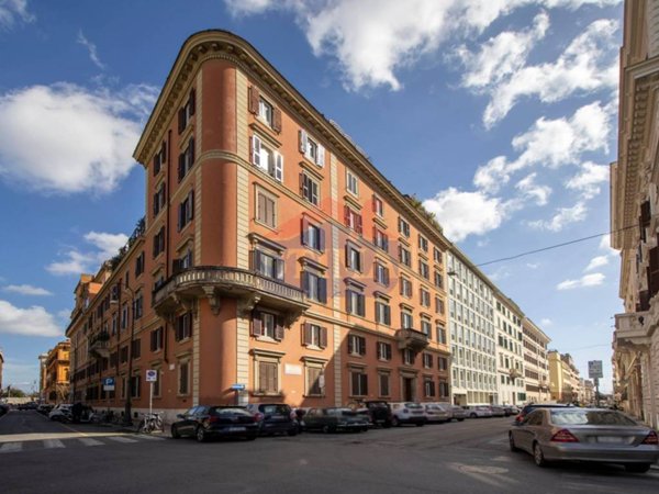 negozio in vendita a Roma in zona Castro Pretorio