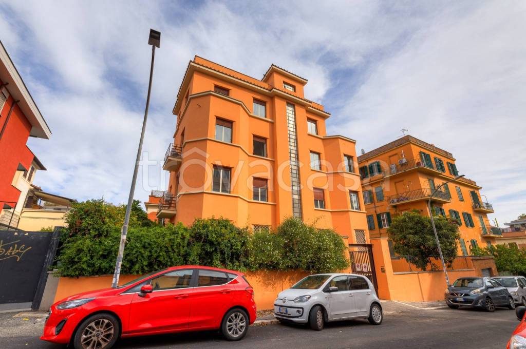 appartamento in vendita a Roma in zona Gianicolense
