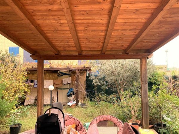 casa indipendente in vendita a Roma in zona Acilia
