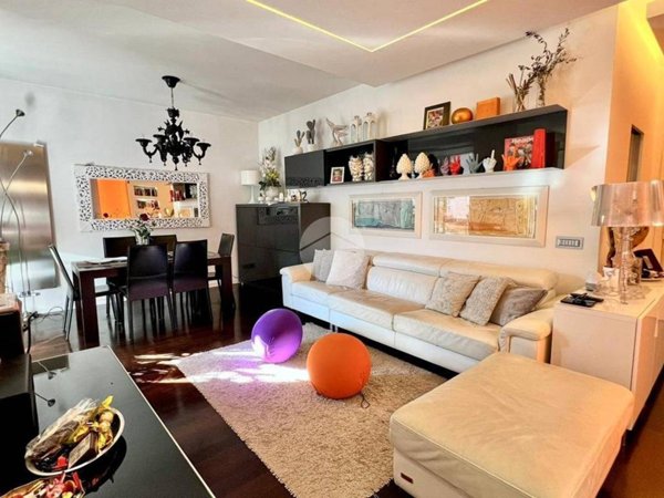 appartamento in vendita a Roma in zona Ardeatino