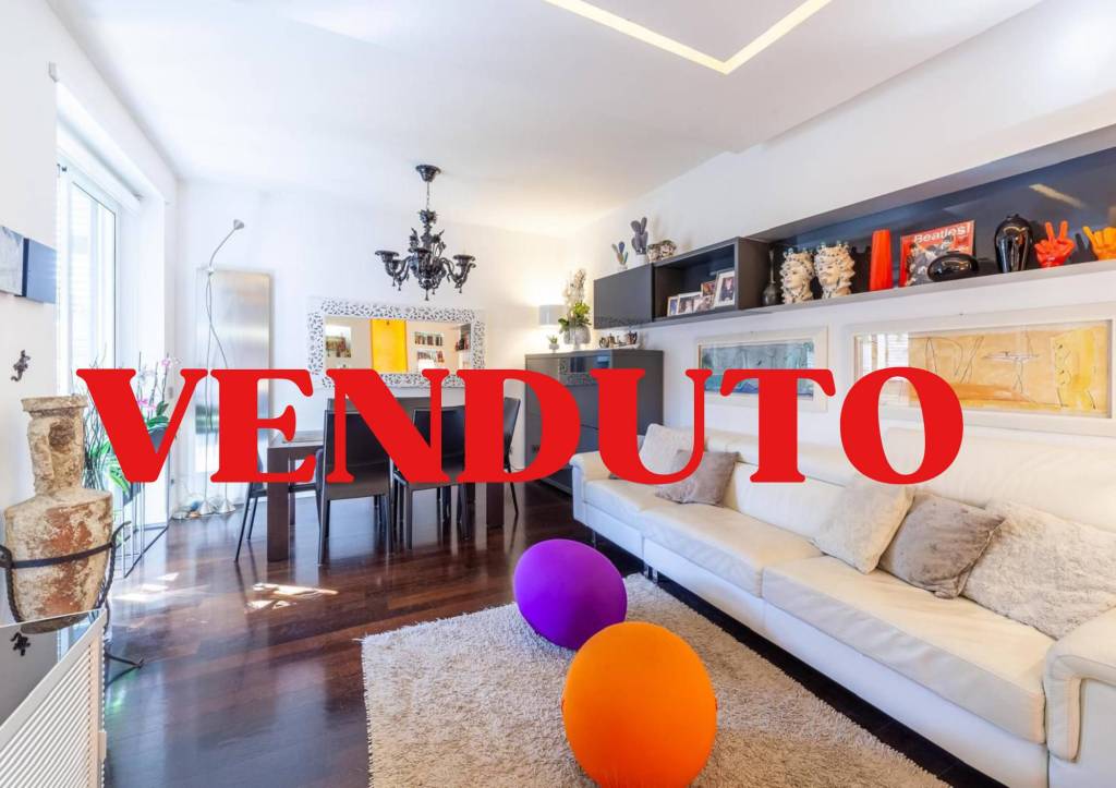 appartamento in vendita a Roma in zona Ardeatino