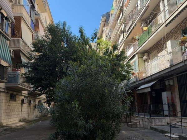 appartamento in vendita a Roma in zona Tuscolano