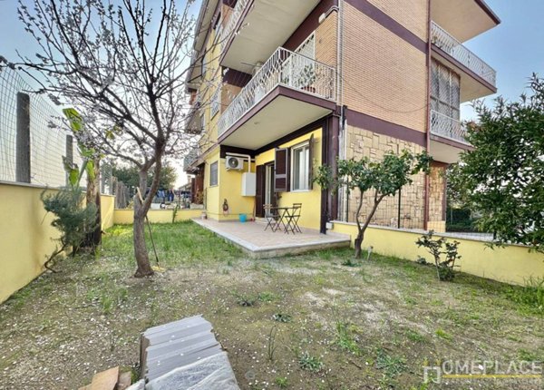 appartamento in vendita a Roma in zona Finocchio