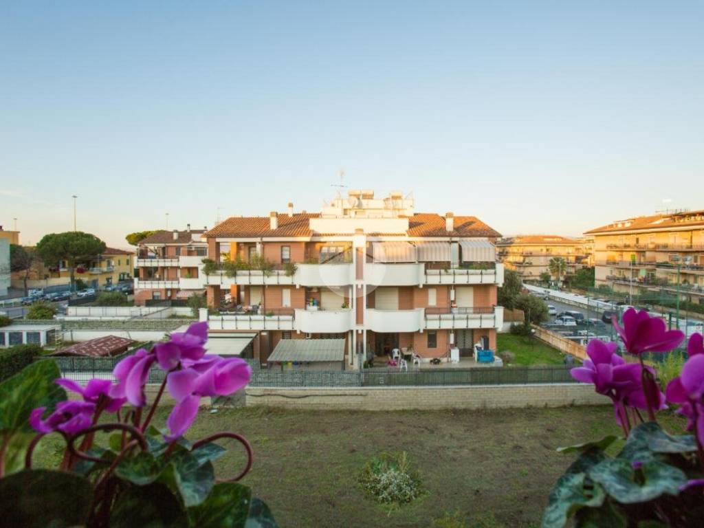 appartamento in vendita a Roma in zona Tor Vergata/Torrenova