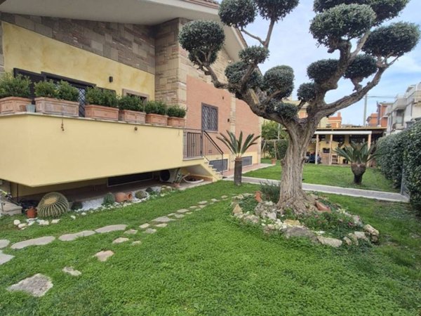 casa indipendente in vendita a Roma in zona Vitinia