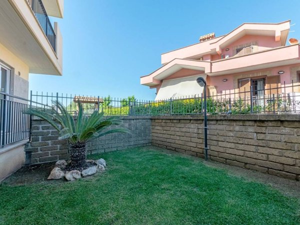 appartamento in vendita a Roma in zona Selva Candida