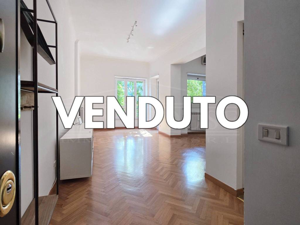 appartamento in vendita a Roma in zona EUR