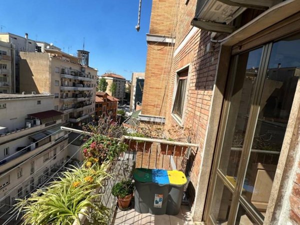appartamento in vendita a Roma in zona Ostiense