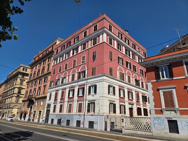 appartamento in vendita a Roma in zona Rione Monti/Campitelli