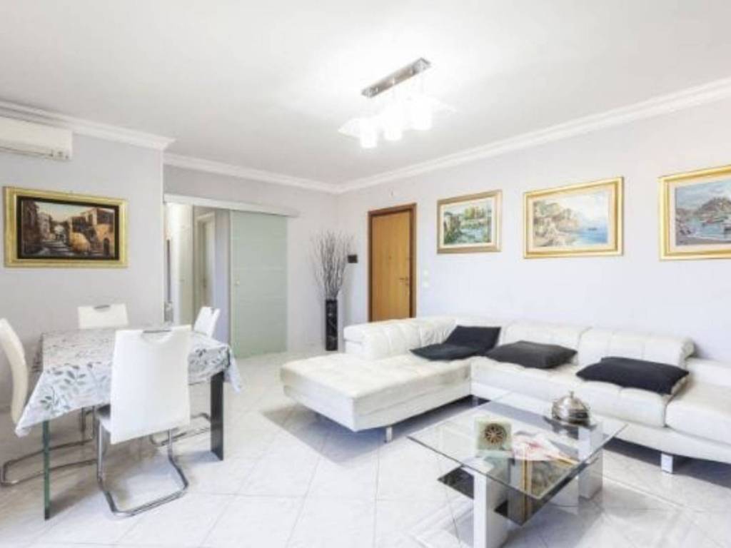 appartamento in vendita a Roma in zona Cinquina