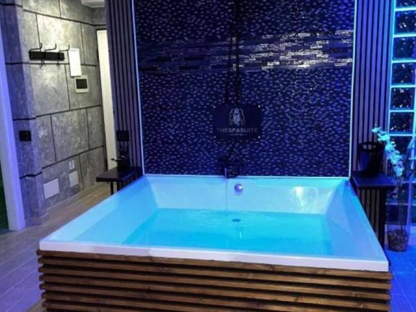 negozio in vendita a Roma in zona Salario