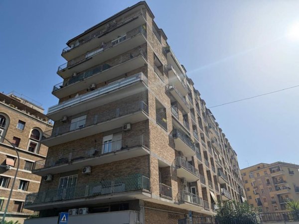 appartamento in vendita a Roma in zona Ostiense