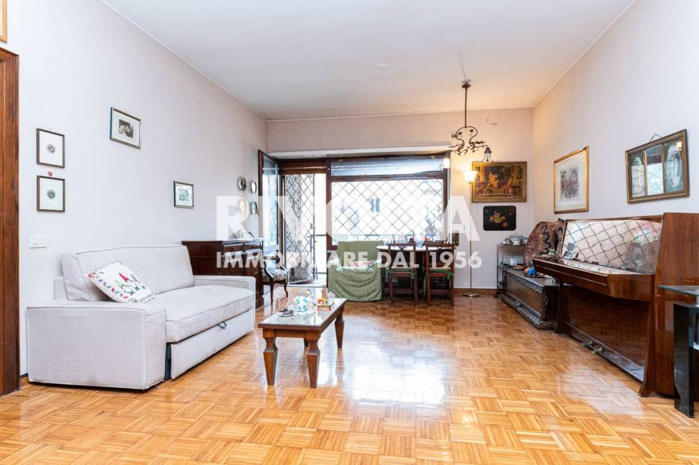 appartamento in vendita a Roma in zona Tor di Quinto
