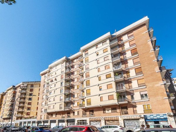 appartamento in vendita a Roma in zona Don Bosco