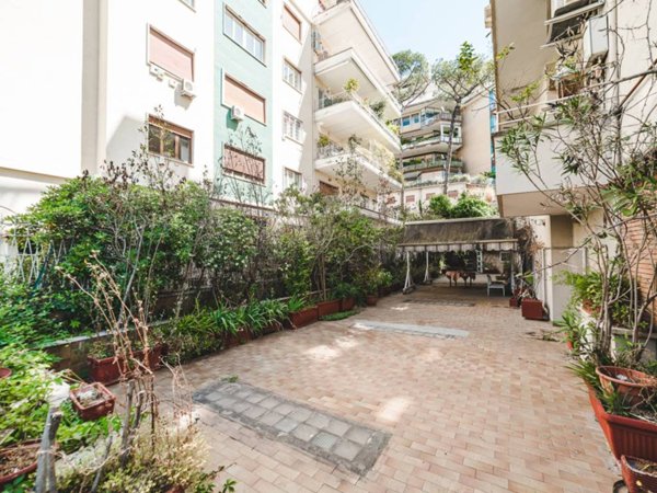appartamento in vendita a Roma in zona Tor di Quinto