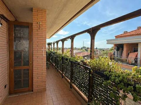 appartamento in vendita a Roma in zona Osteria del Curato