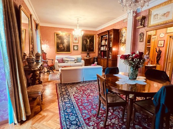 appartamento in vendita a Roma in zona Appio Latino