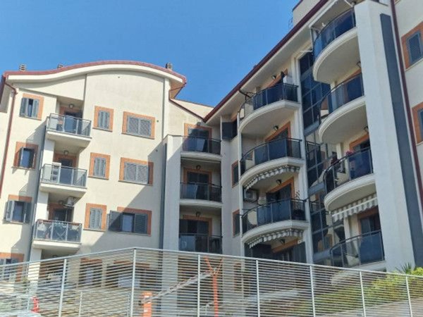 negozio in vendita a Roma in zona Casal Palocco