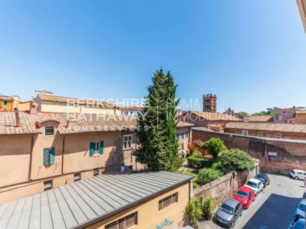 appartamento in vendita a Roma in zona Trastevere