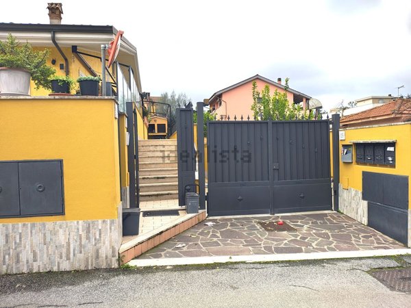 casa indipendente in vendita a Roma in zona Acilia